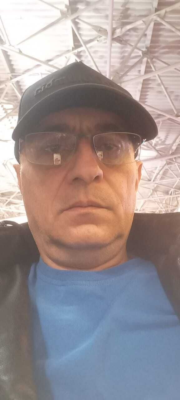  50140949  Max, 53 ,    