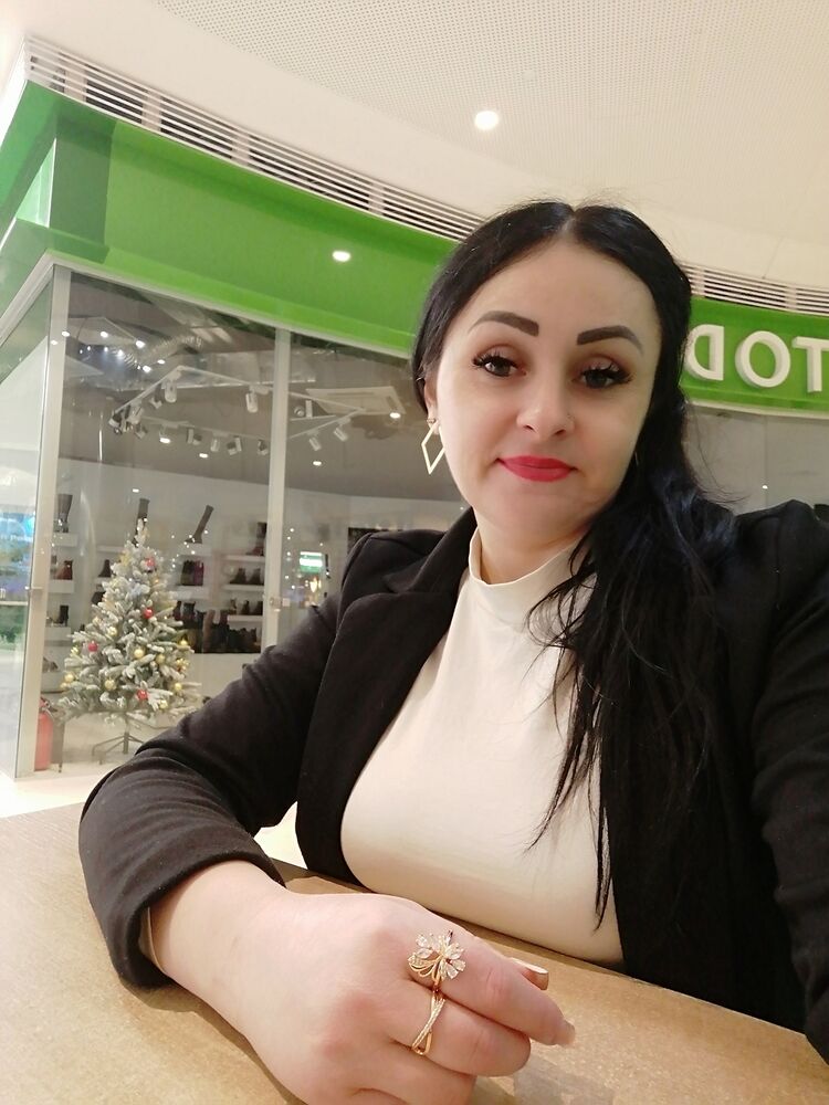  49034569  Veronika, 37 ,    