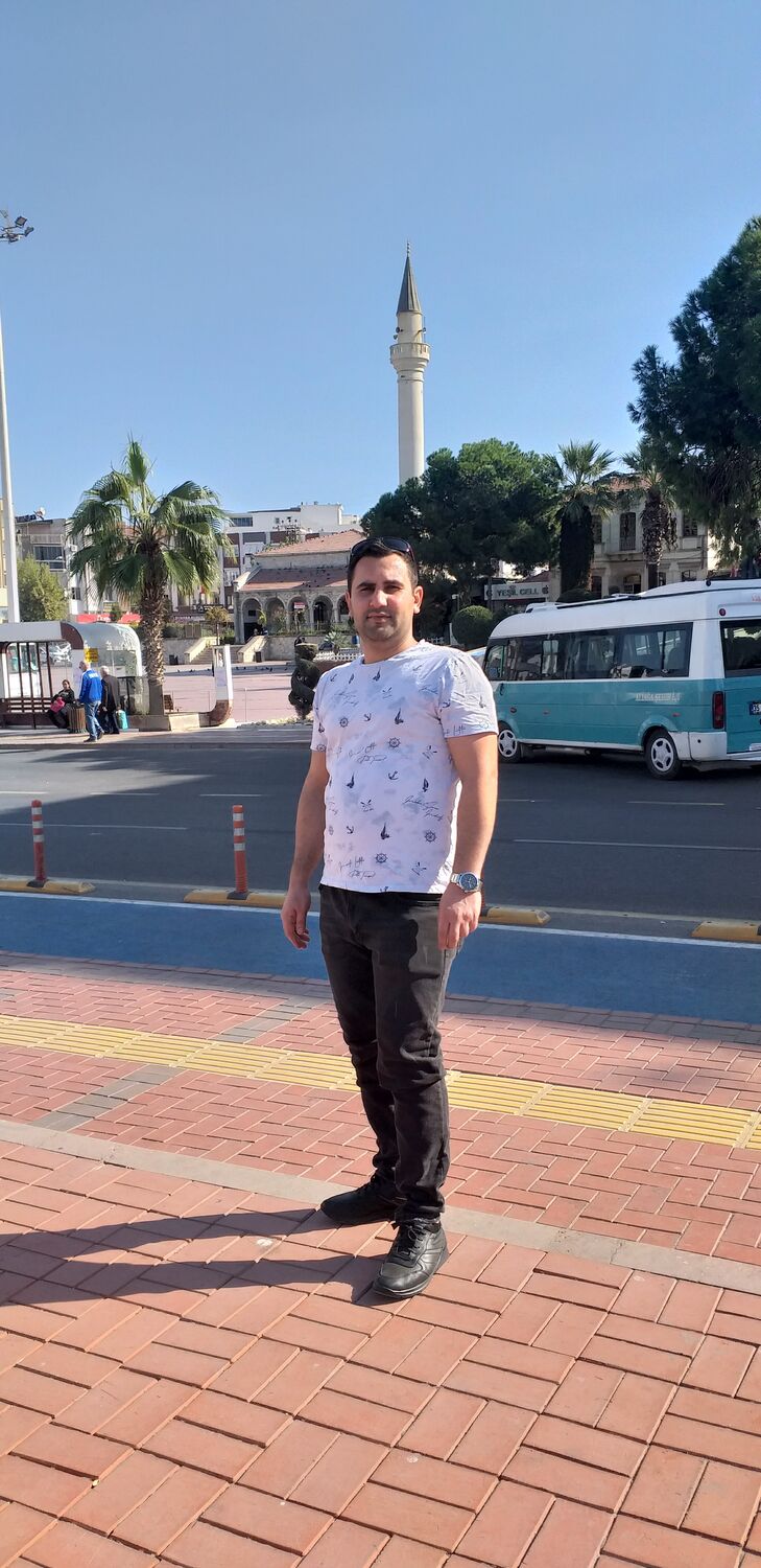  31349879  Royal, 29 ,    --