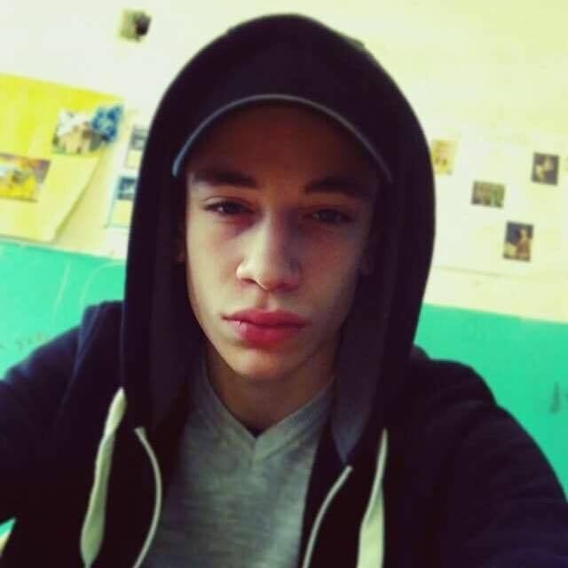  10661039  Nikusha, 26 ,    