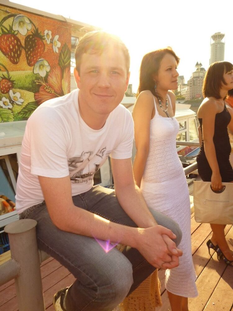  8686479  Vladimir, 38 ,    