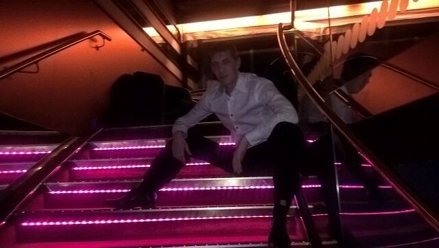  8886049  David, 42 ,    