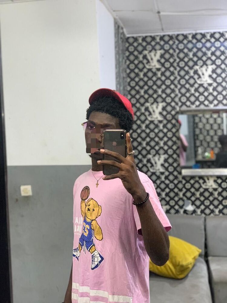  33085769  Kacou, 25 ,    