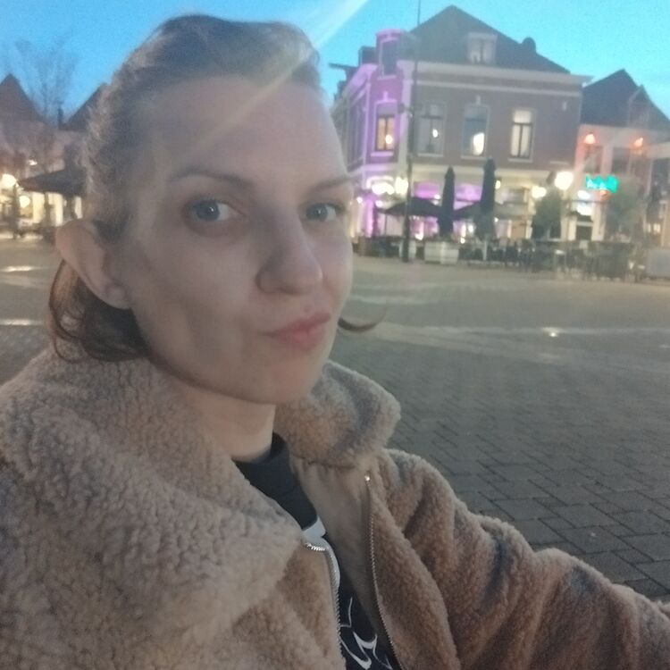  's-Hertogenbosch,   Olena, 43 ,   ,   