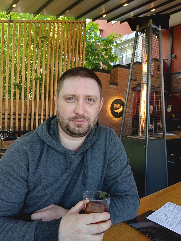  52893909  , 37 ,    -