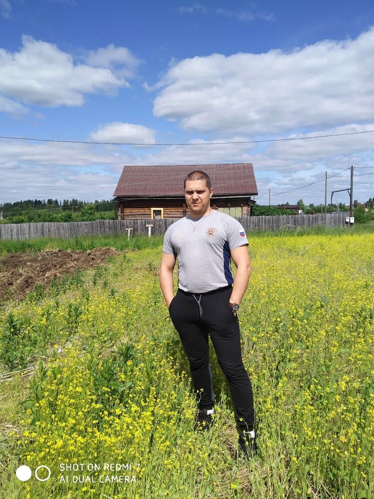  ,   Anton, 32 ,   ,   
