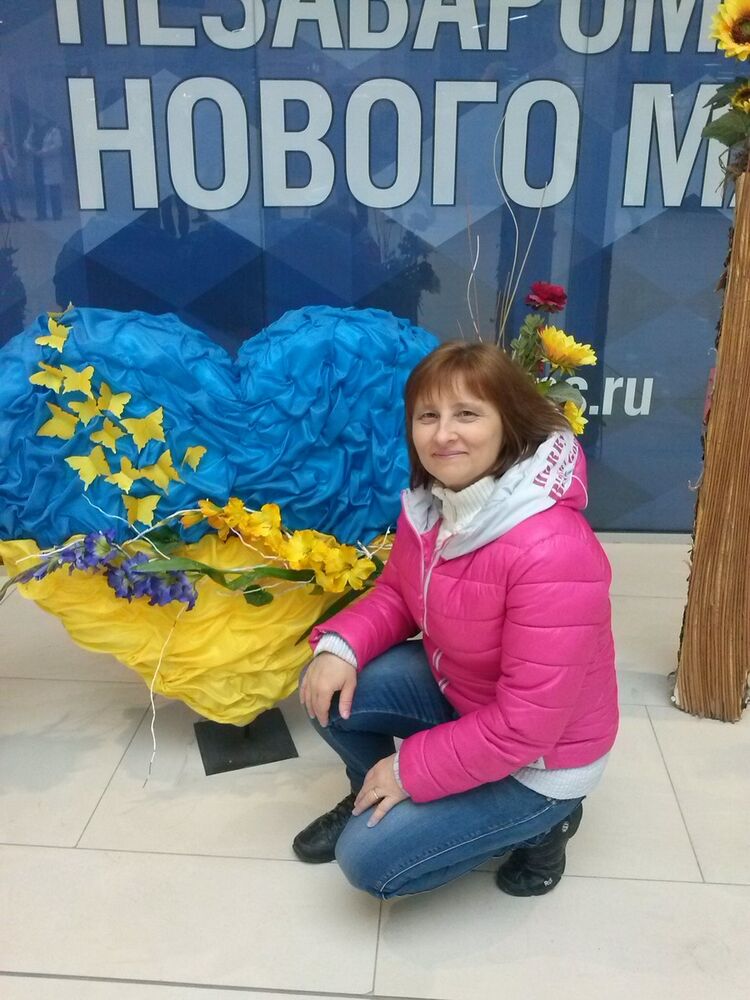  ,   Svetlana, 60 ,  