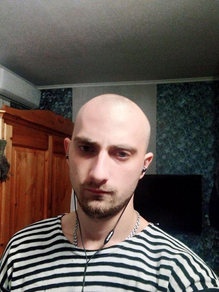  21057319  Roman, 28 ,    Ostrowiec Swietokrzyski