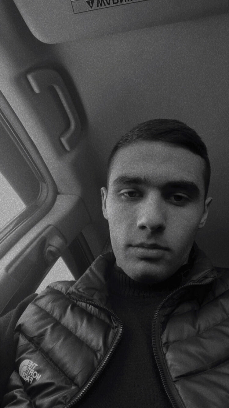  34657539  Serj, 22 ,    