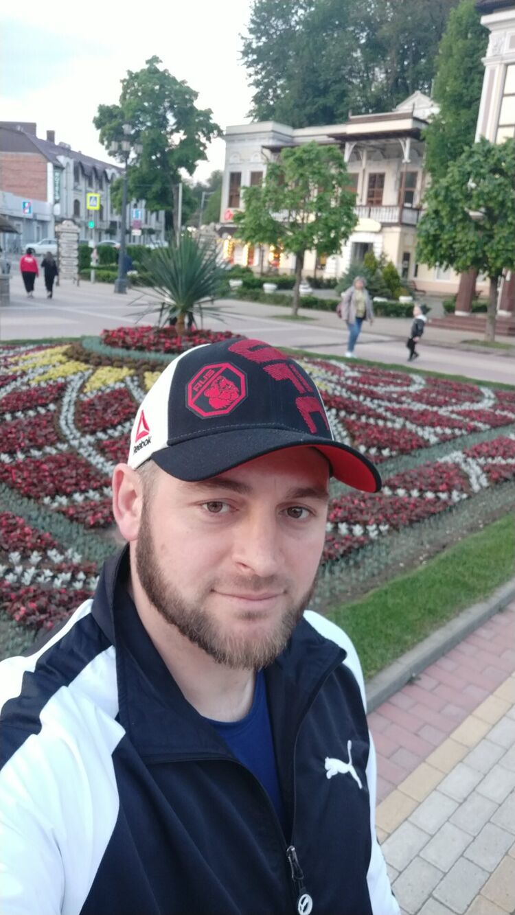  ,   Ali, 35 ,   ,   