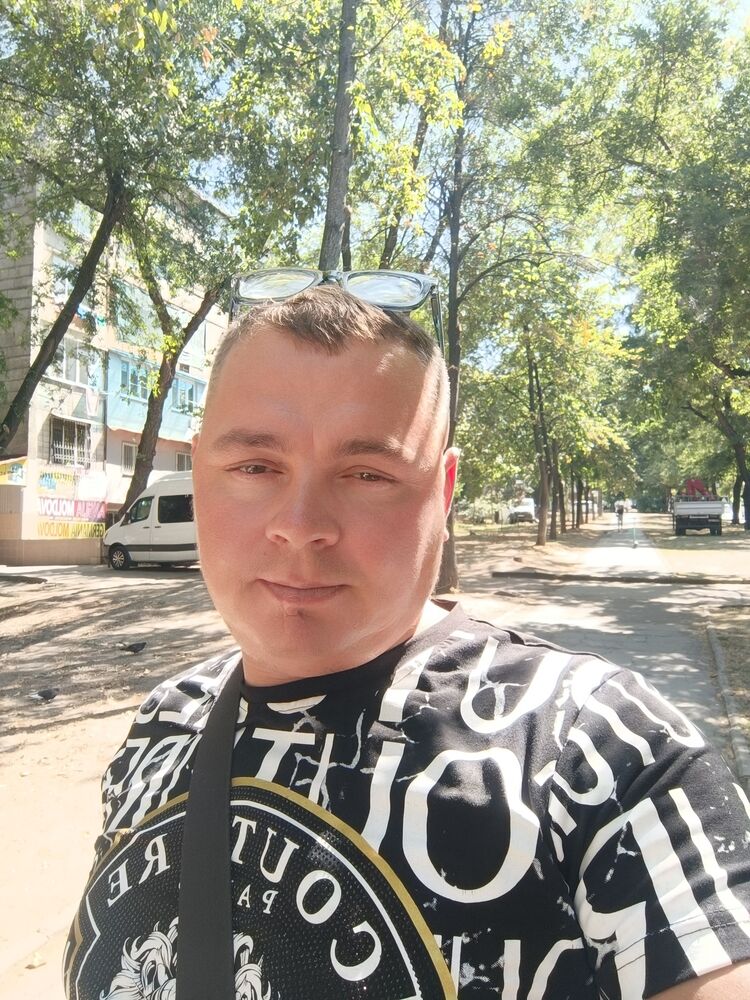  53084829  Alexandru, 41 ,    