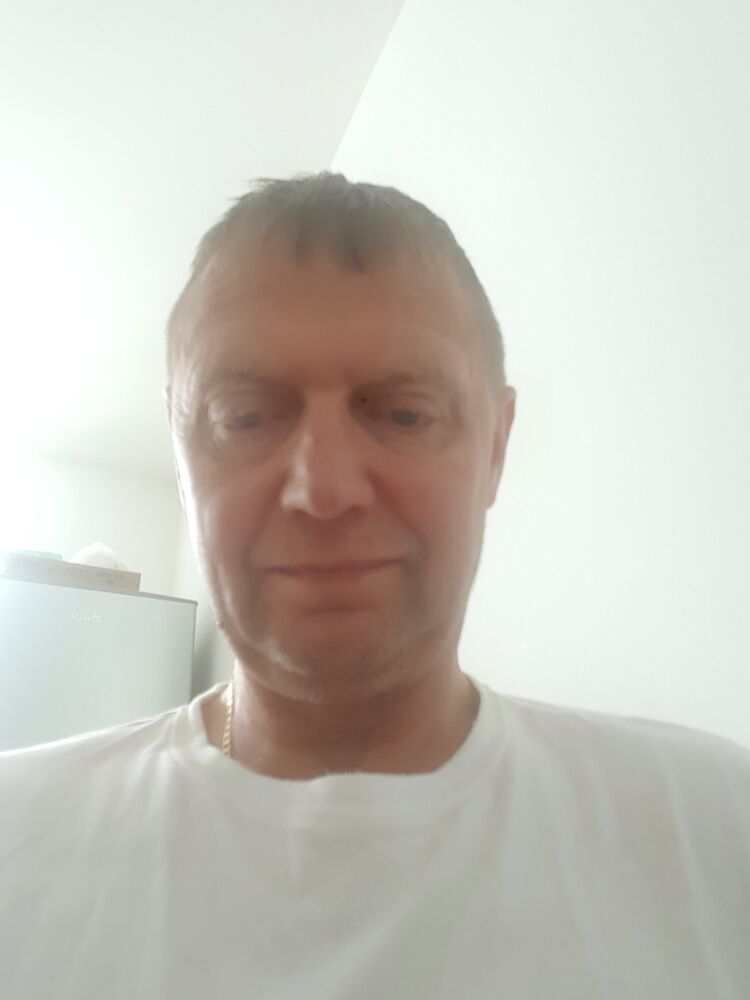  23529899  Miha, 54 ,    Abbots Langley