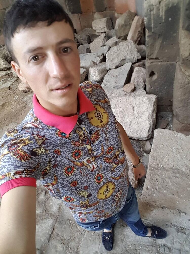  8909129  NAREK, 33 ,    