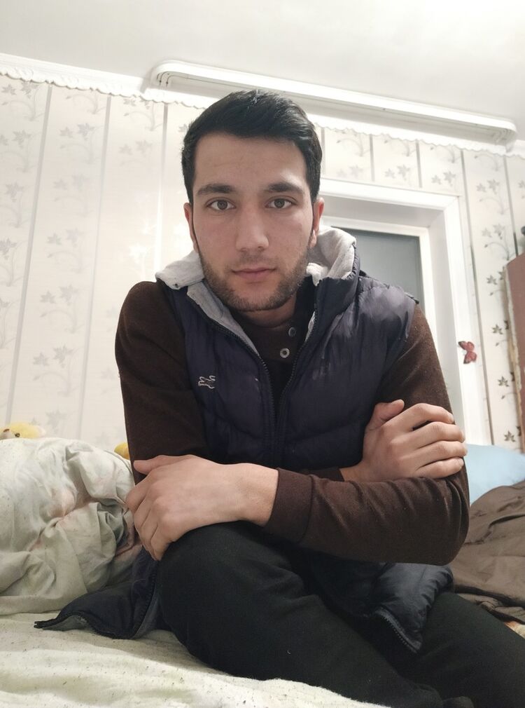  18931859  Basliddin, 29 ,    