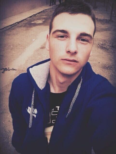 42391289  Sasha, 26 ,    