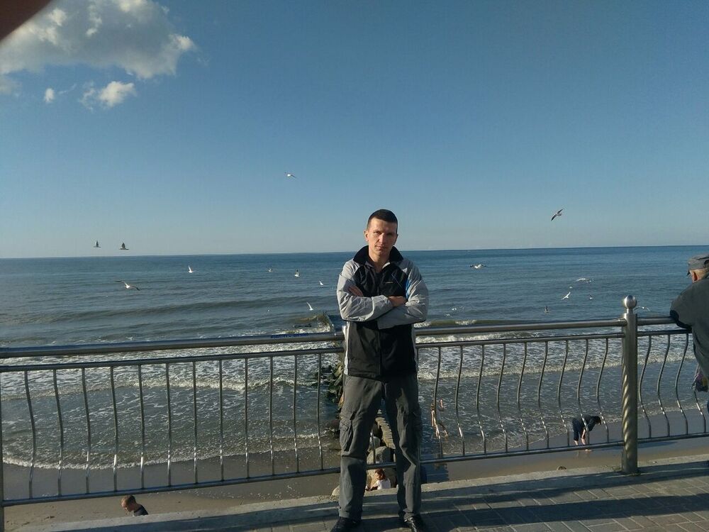  10873129  , 37 ,    