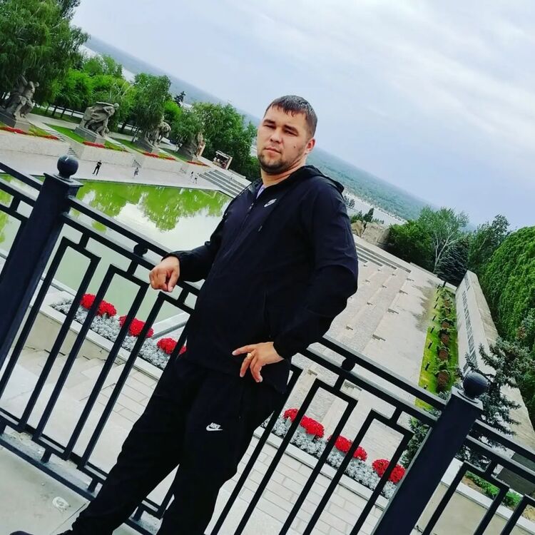  27704729  Petro, 33 ,    -