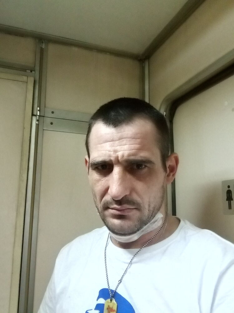  32555249  Sereqa, 40 ,    