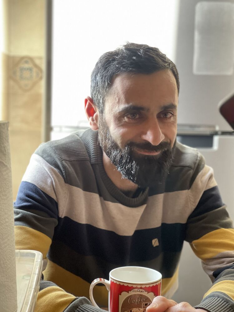  ,   Avtandil, 33 ,   ,   