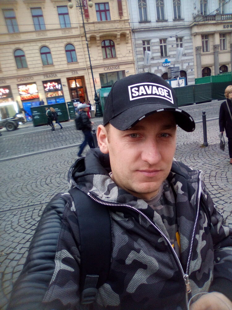  24364799  Mihal, 34 ,    Praha