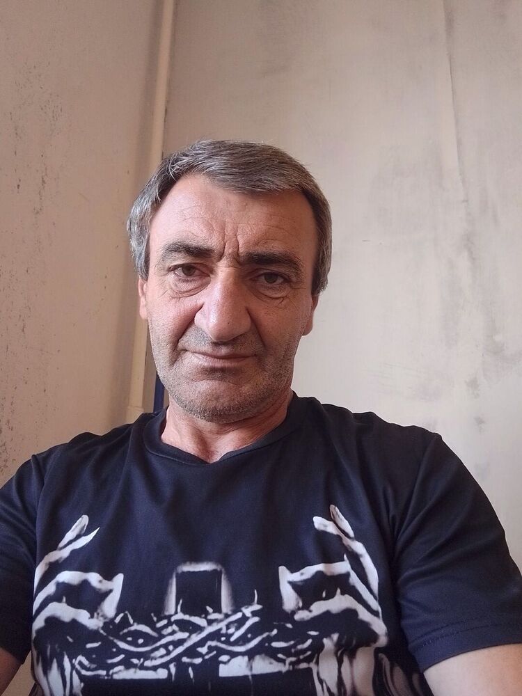  ,   Vardan, 52 ,   ,   