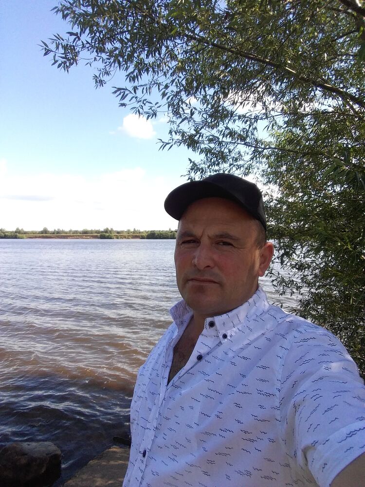  28558479  Yomindzhon, 44 ,    