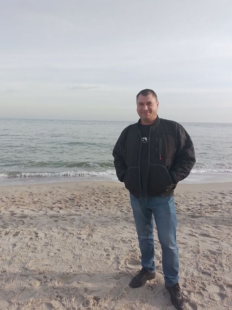  41893029  Vlad, 50 ,    