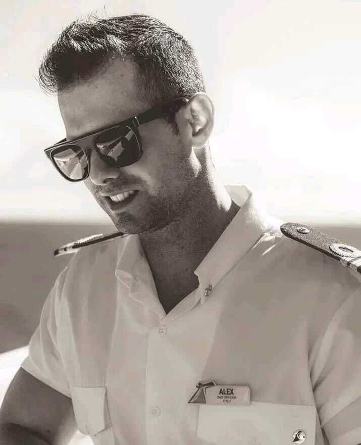  49403259  Alex Clinton, 41 ,    