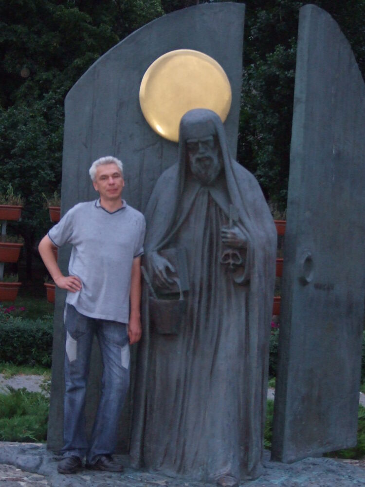  24812569  Igor, 57 ,    