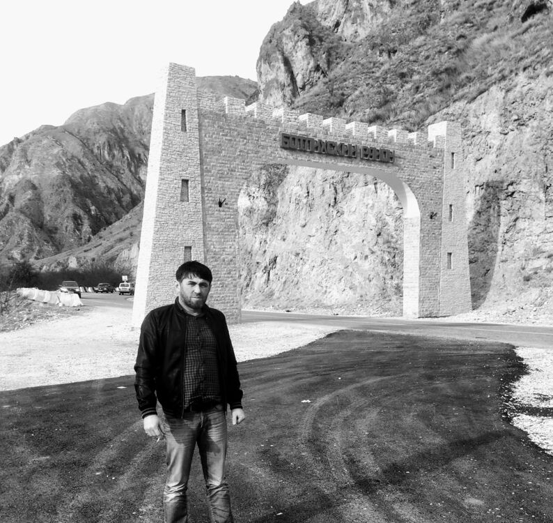  48139929  Zaur, 40 ,    -