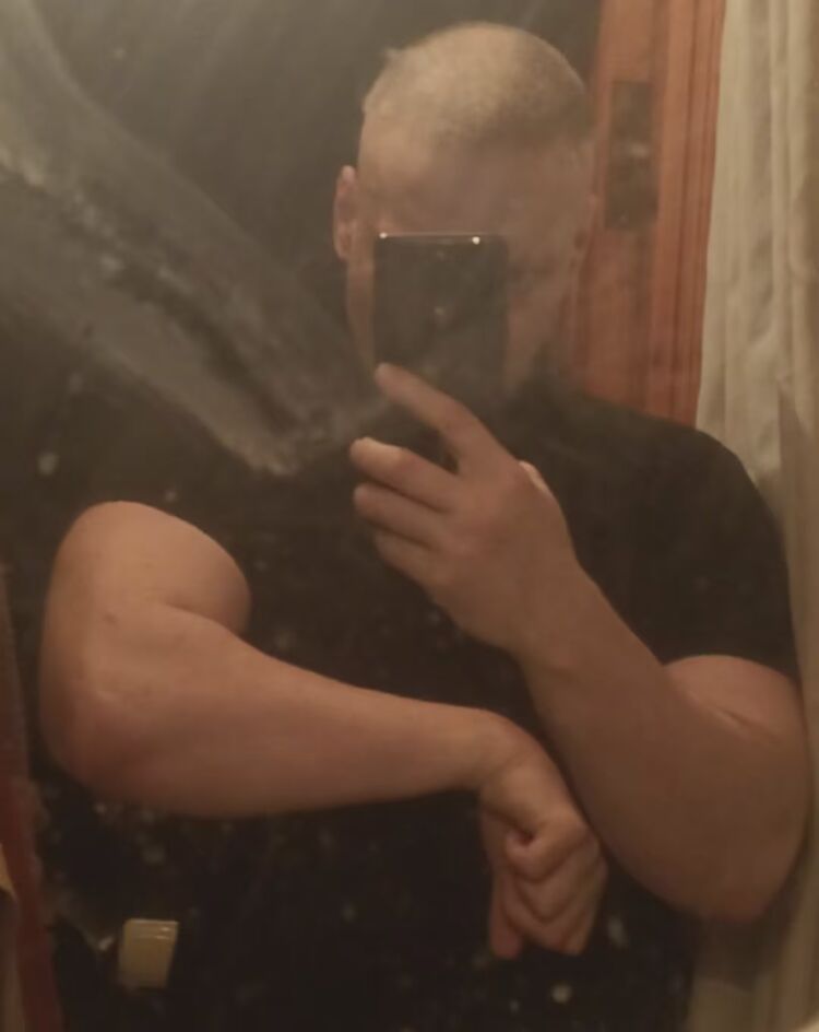  53315699  Anton, 39 ,    