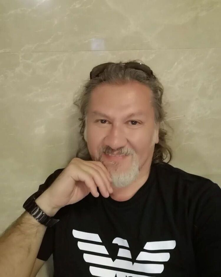  44907739  John, 62 ,    