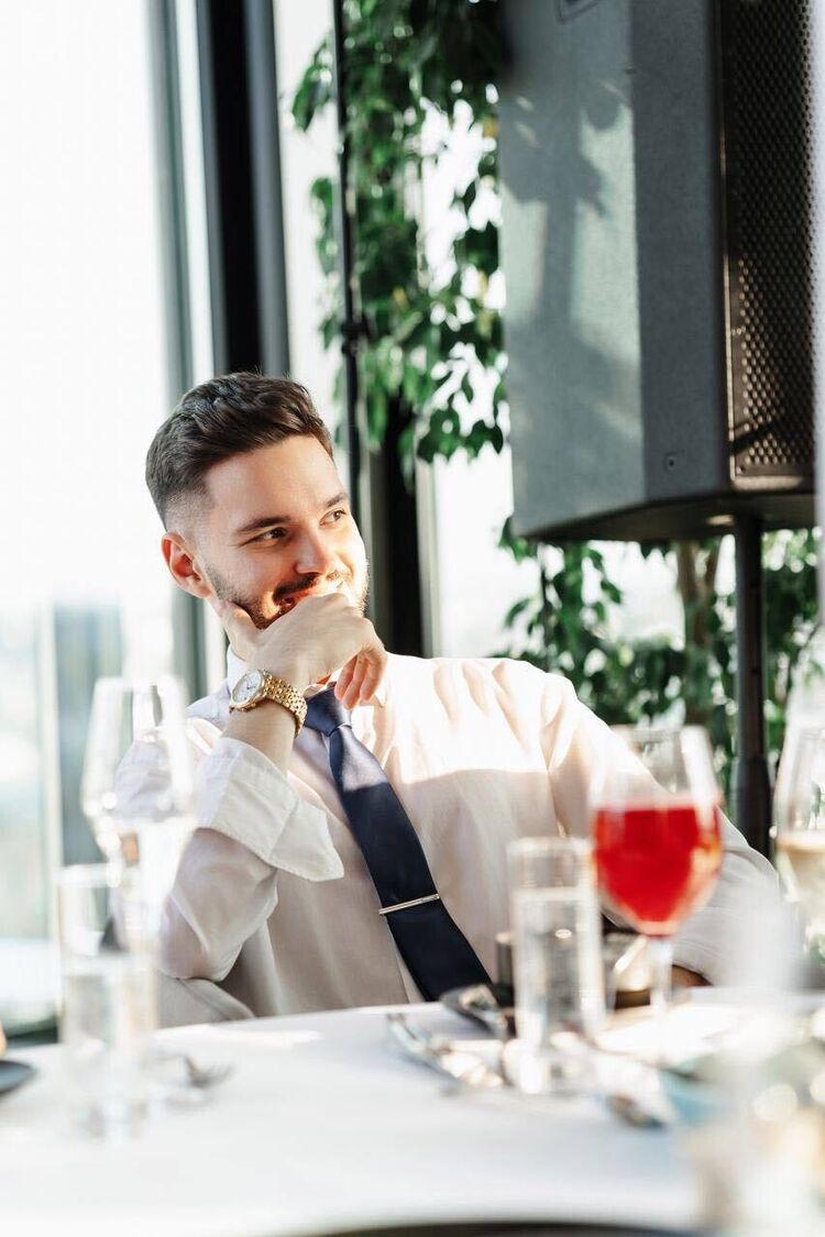  33885519  Mark, 26 ,    -