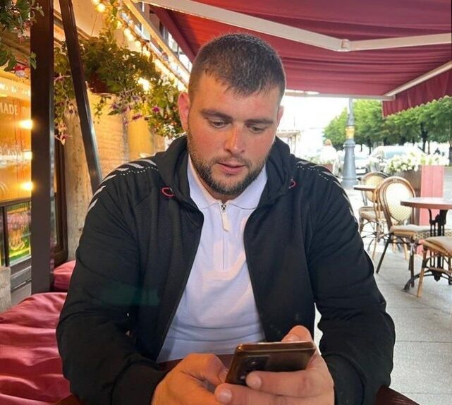  54132709  Vladimir, 33 ,    