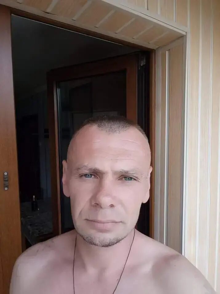  43101219  Alexander, 48 ,    