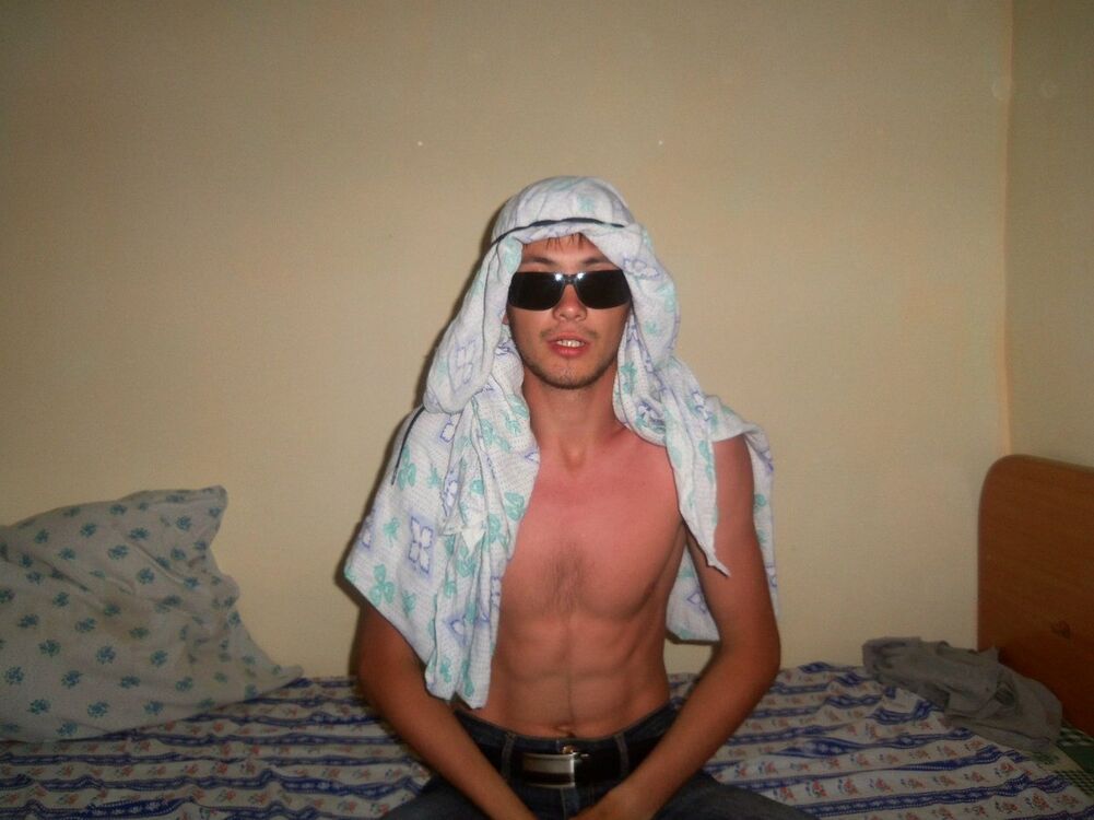  8940569  Daniyar, 33 ,    