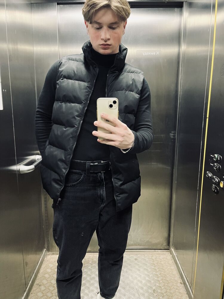  42927319  , 22 ,    