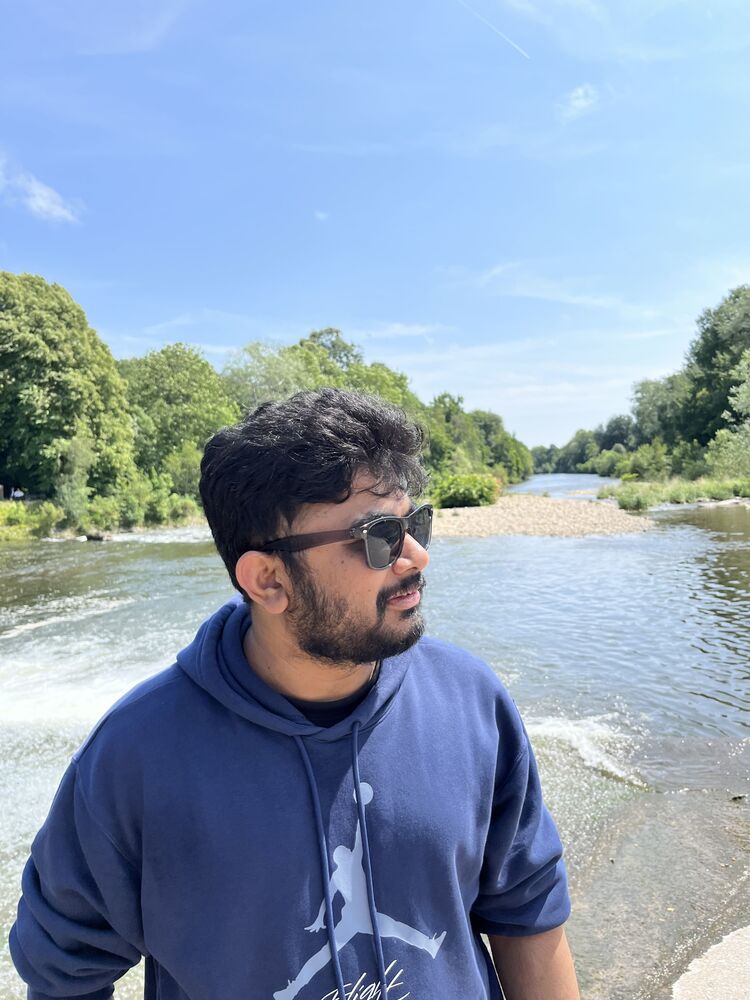 Kingston upon Thames,   Viraj, 30 ,   c 