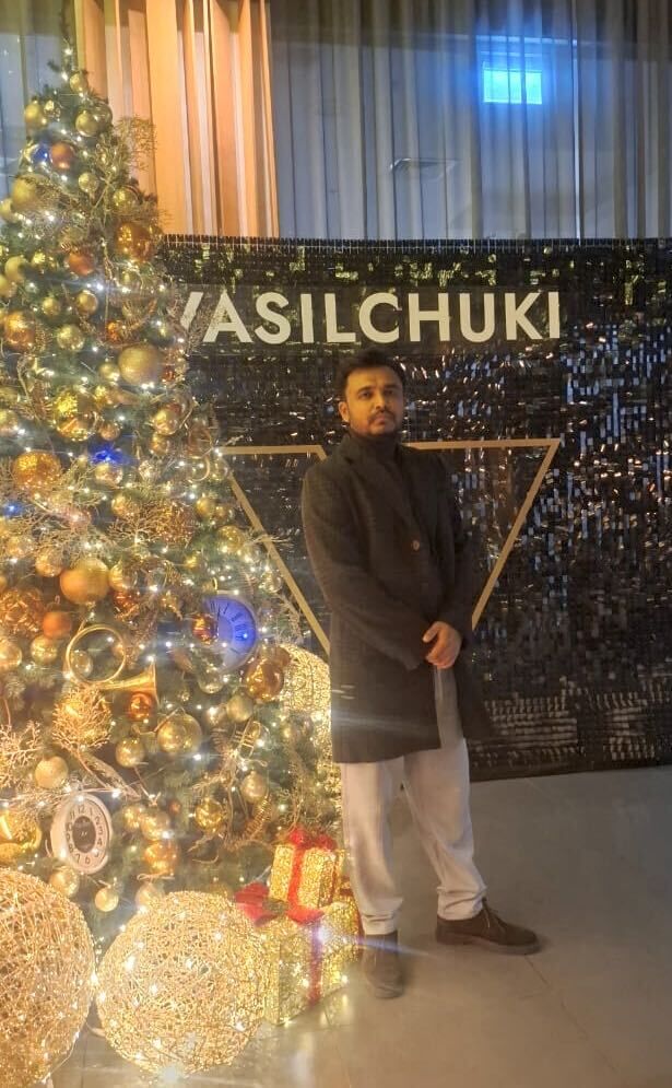  54673329  Focus, 35 ,    