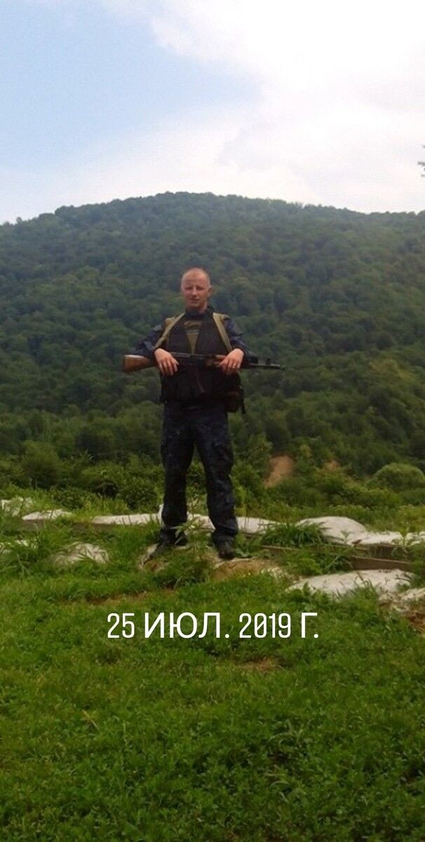  18696399  , 40 ,    