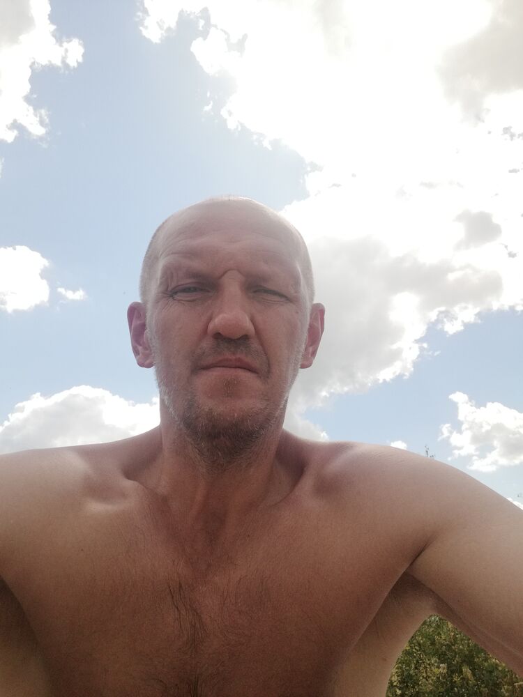  30442559  Leonid, 51 ,    