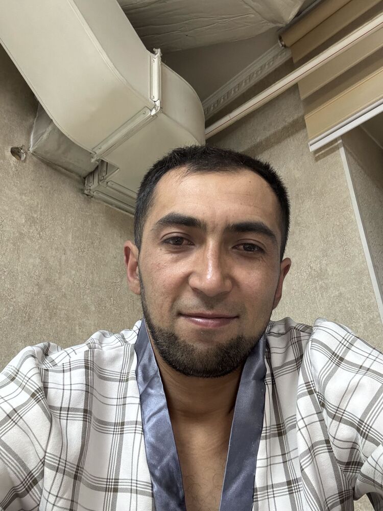  ,   Ali, 33 ,   c 