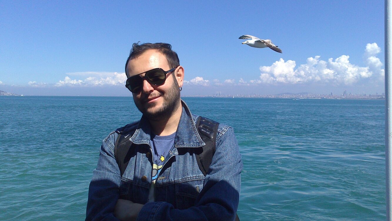  23804399  Tarkan, 40 ,    
