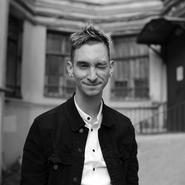  31954279  , 28 ,    -