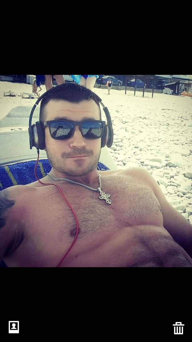  ,   Leonel, 39 ,   