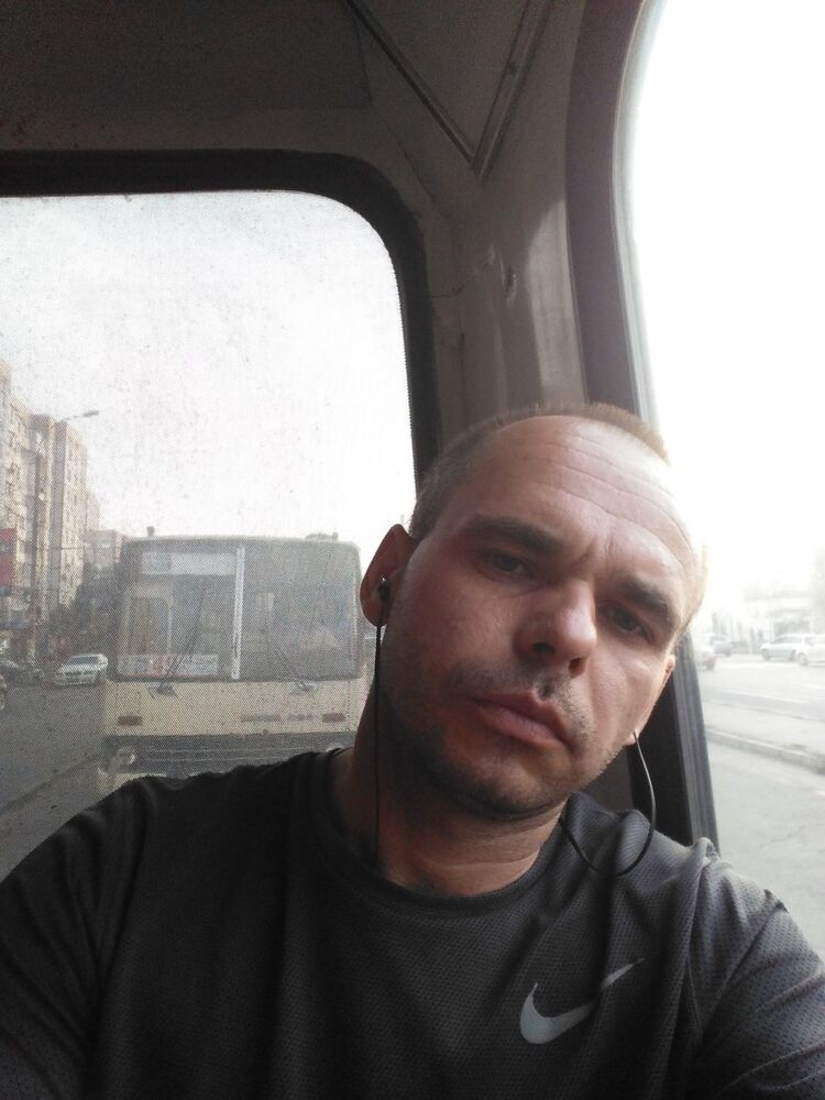  ,   Iurii, 43 ,   ,   , c , 