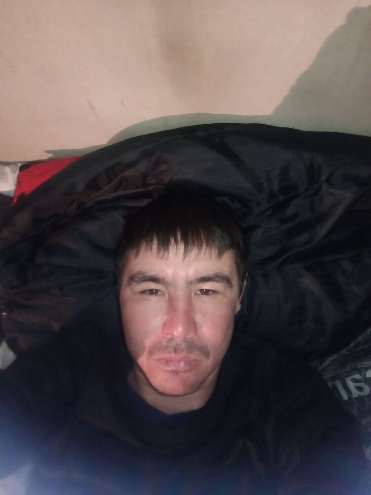  49334149  Rashid, 35 ,    