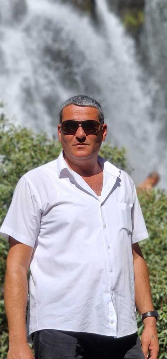  40964169  Arsen, 43 ,    