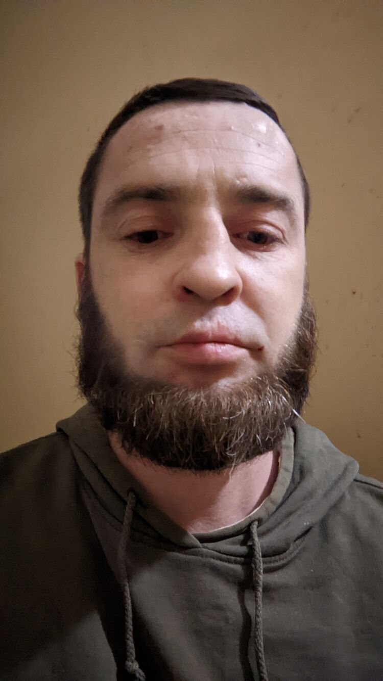  38919029  Andrew, 43 ,    