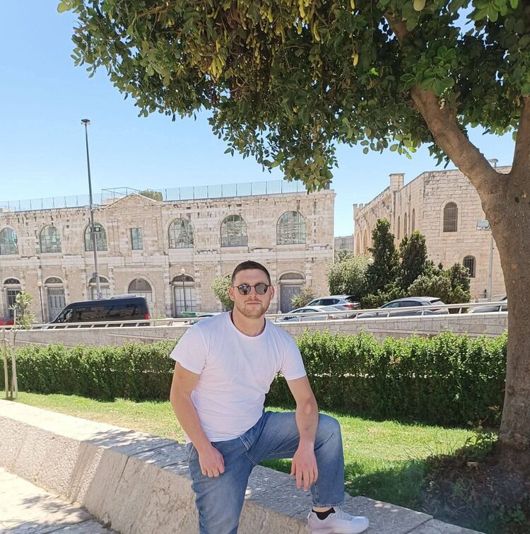  Holon,   Iosebi, 27 ,   ,   